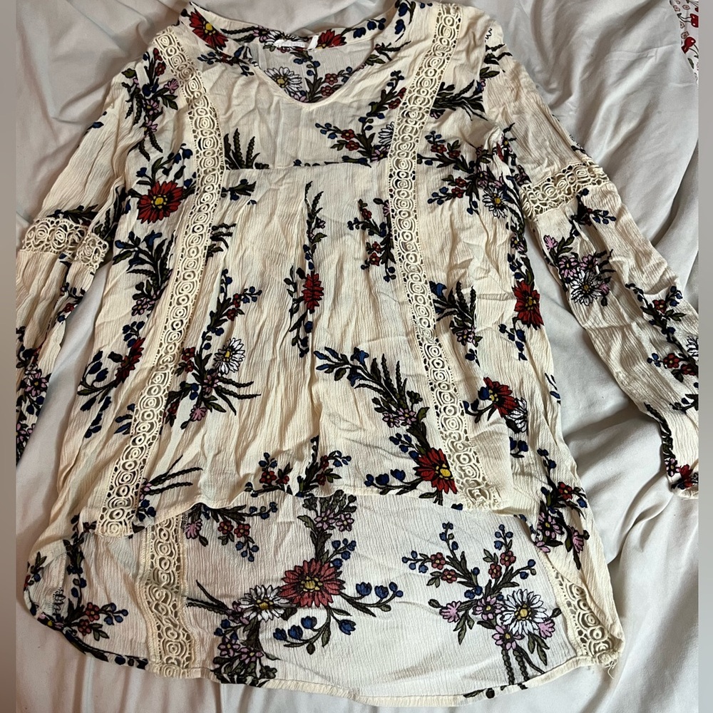 Cream and multicoloured floral print blouse with lace trim and long sleeves